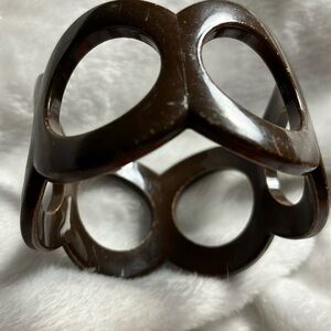 Bracelet brown wear marks needs to be a craft different kinds of finish paint